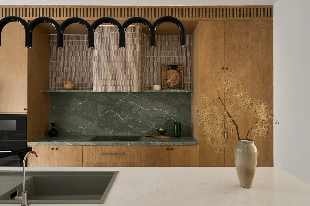 gạch mosaic dạng thẻ ốp bếp