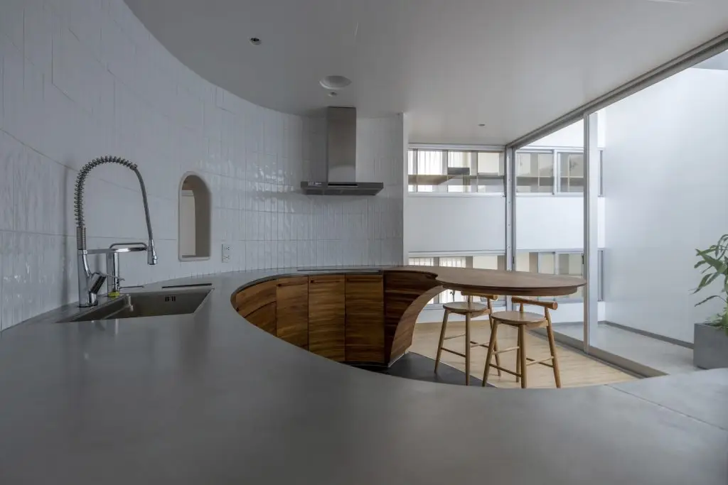 gạch mosaic màu trắng ốp bếp