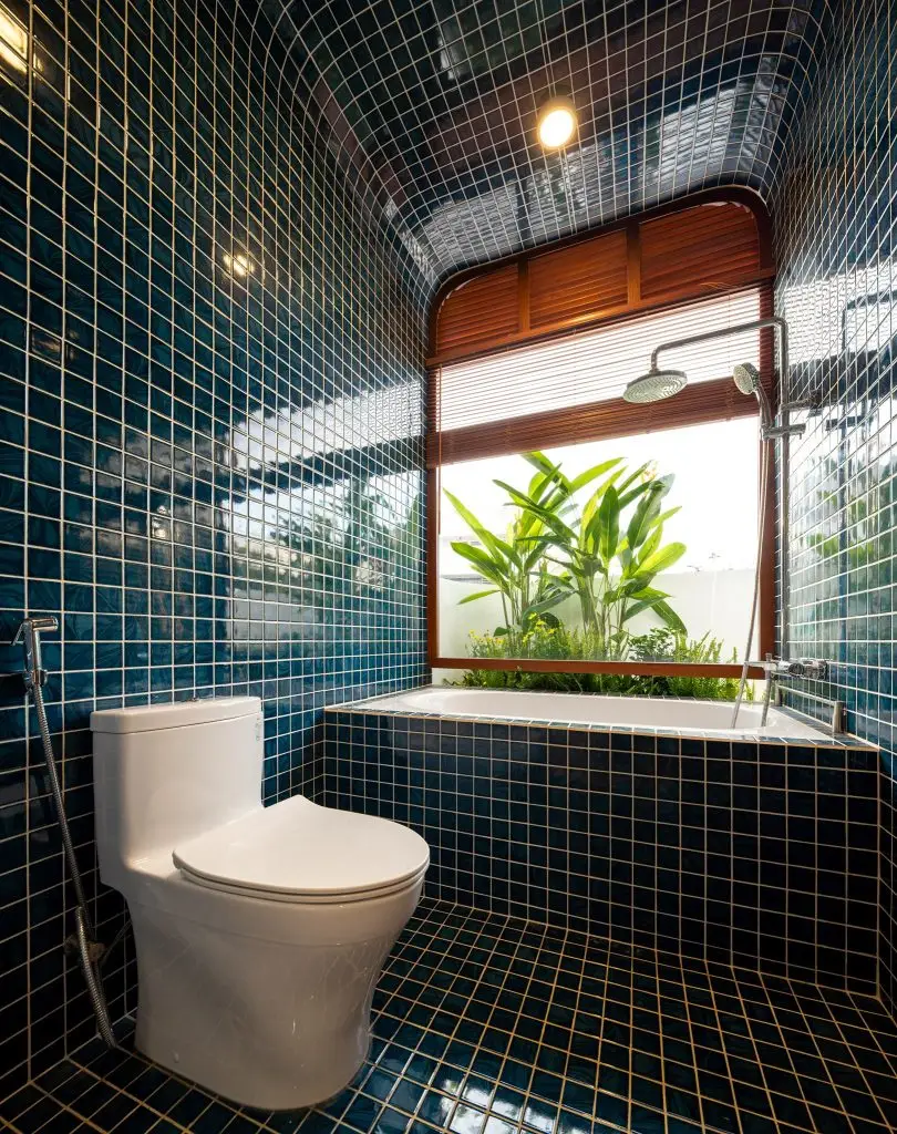 gạch mosaic xanh đại dương ốp phòng tắm