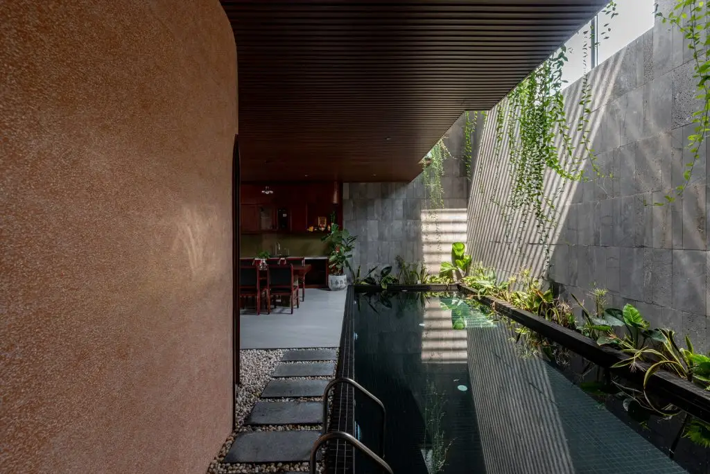 gạch mosaic thuỷ tinh ốp hồ bơi