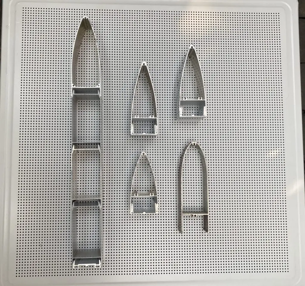 kiểu lam nhôm hình viên đạn