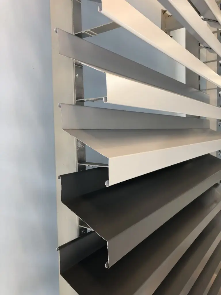 kiểu lam nhôm chữ z