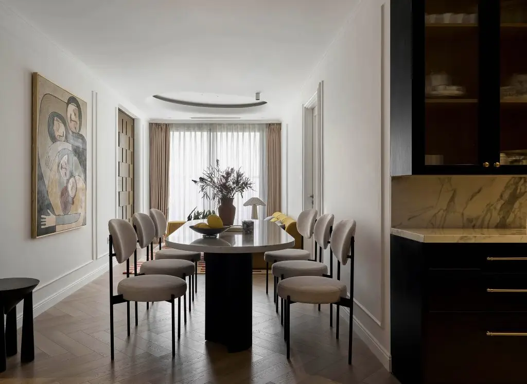 len chân tường căn hộ chung cư