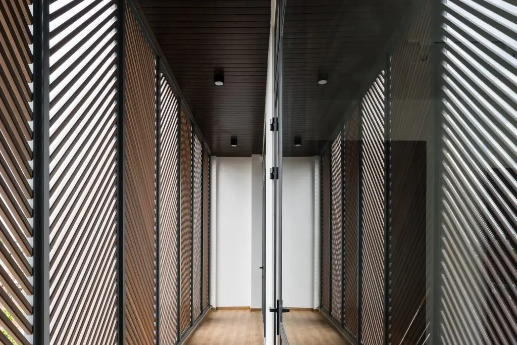 Trần nhôm giả gỗ hành lang