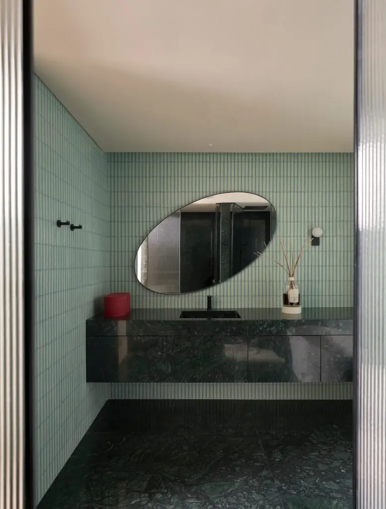 mẫu tủ lavabo bàn đá