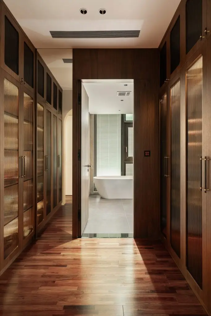 tủ quần áo gỗ công nghiệp kết hợp kính mờ, đèn led