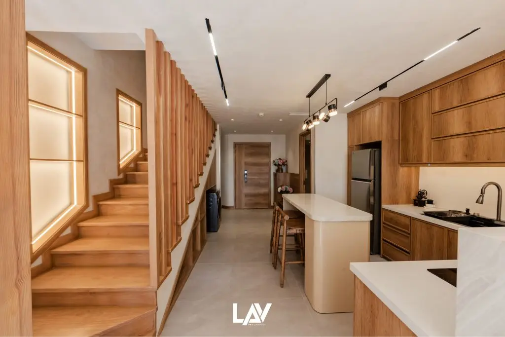 mẫu vách ngăn cầu thang bằng gỗ tự nhiên