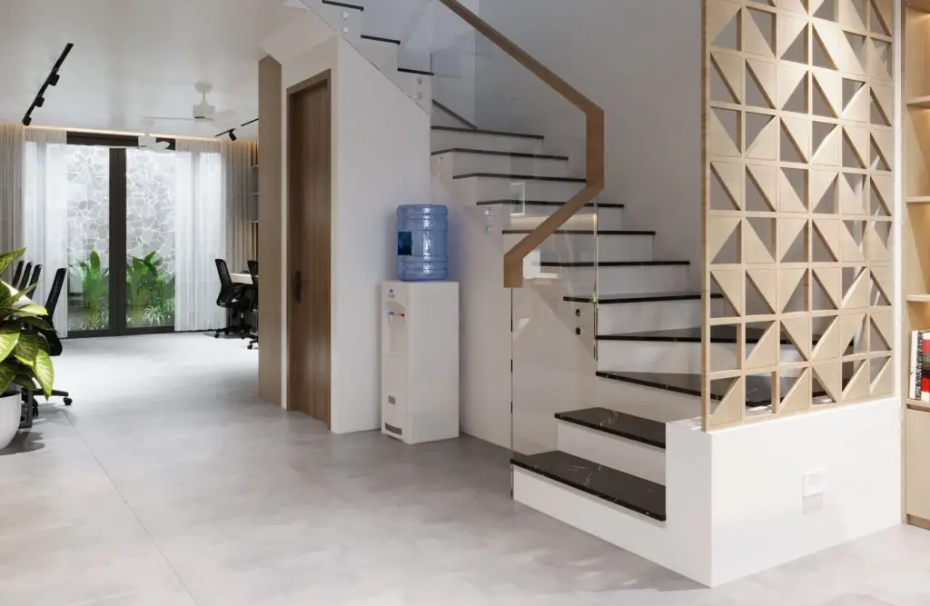 vách ngăn cầu thang nhựa CNC