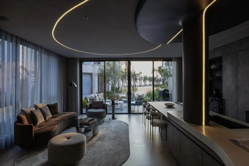 Cửa gỗ 4 cánh kính