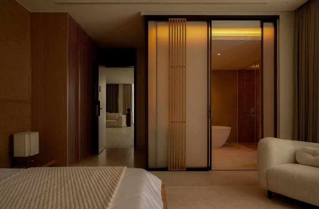 cửa lùa nhôm kính phòng tắm