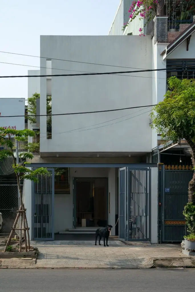 cổng lùa nhôm treo ray