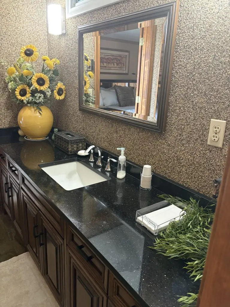 đá kim sa đen bàn lavabo