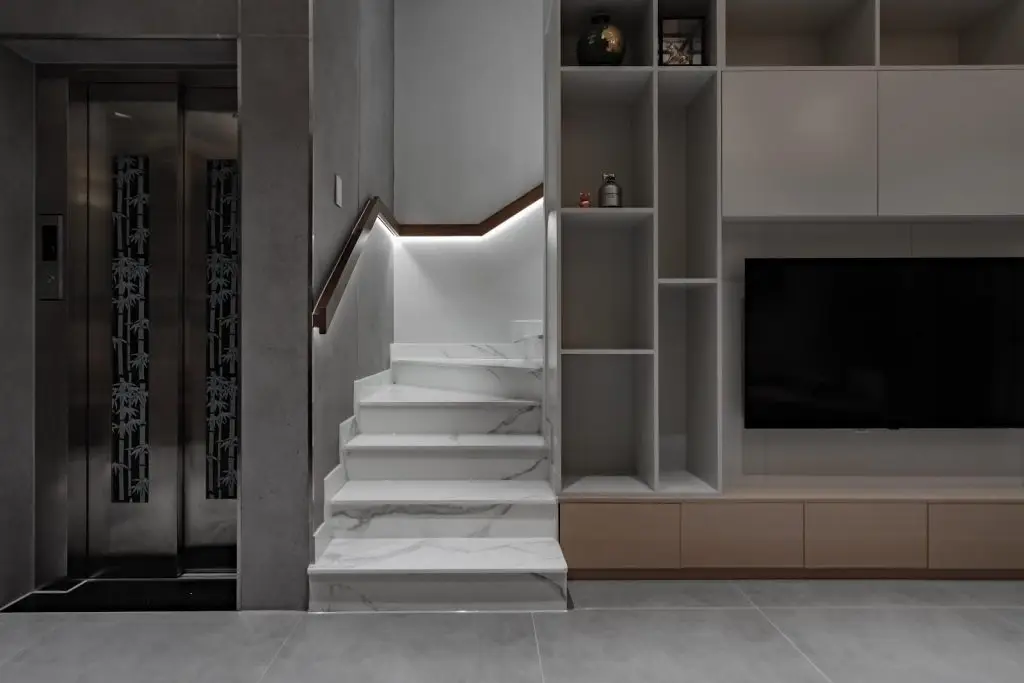 đá ốp thang máy - granite hiện đại