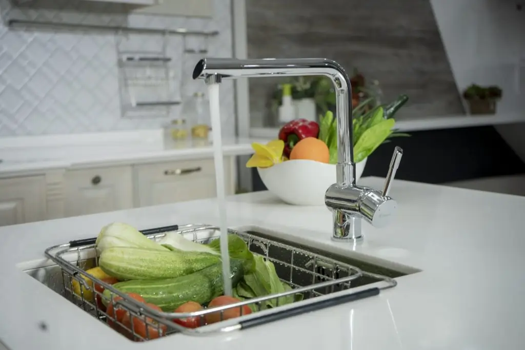 Vòi rửa chén nóng lạnh