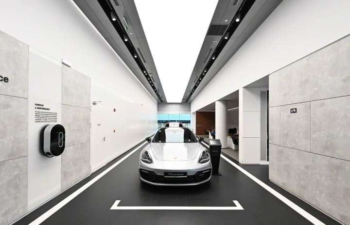 Porsche Centre Saigon